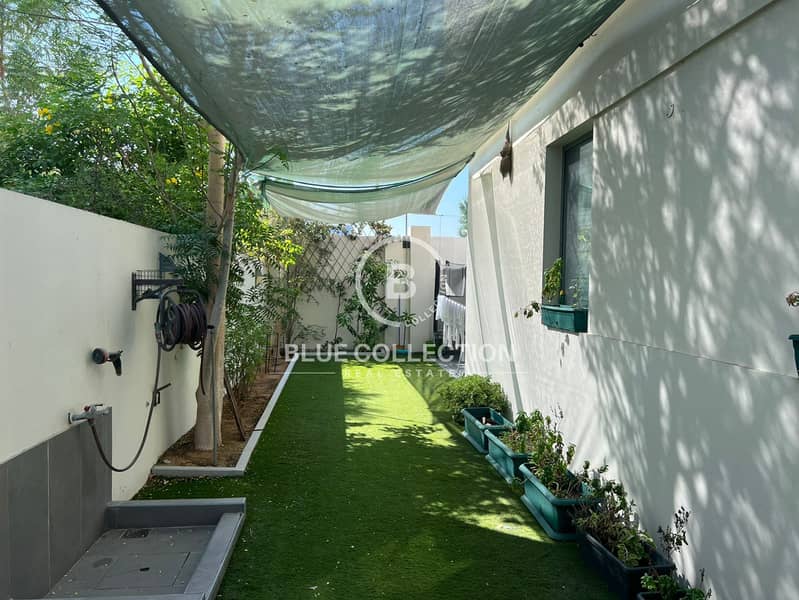 Genuine resale / Spacious Layout / Corner unit