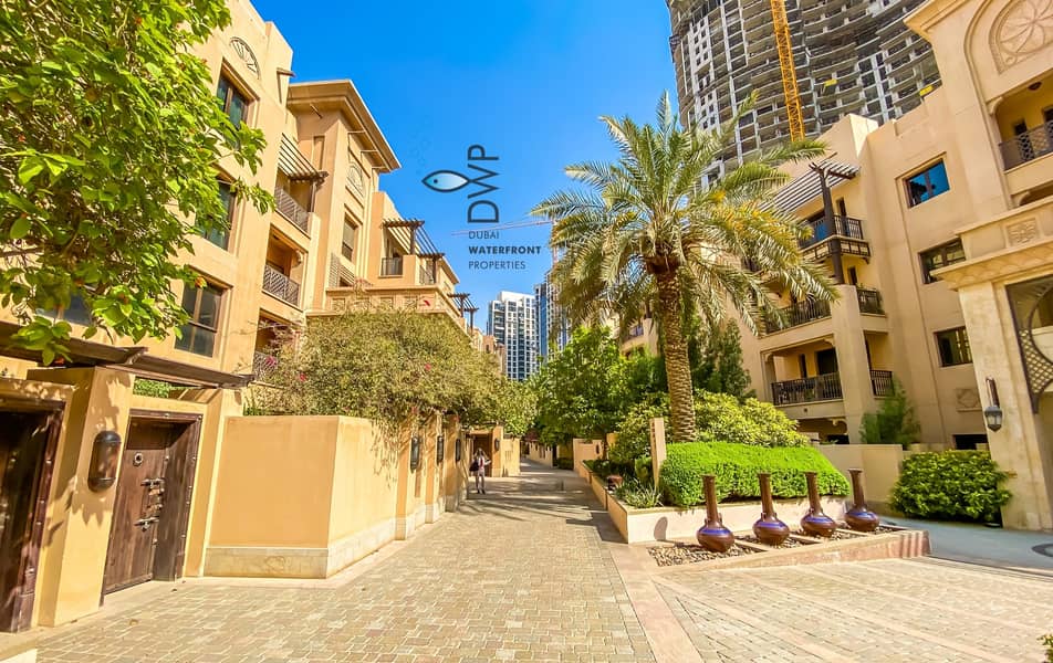 Stunning 1BR in Old Town, Downtown Dubai Full 5* Maintenance Package