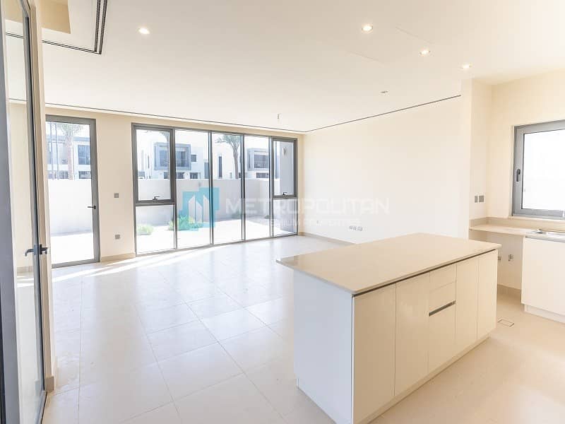 Genuine listing Single row villa East Facing