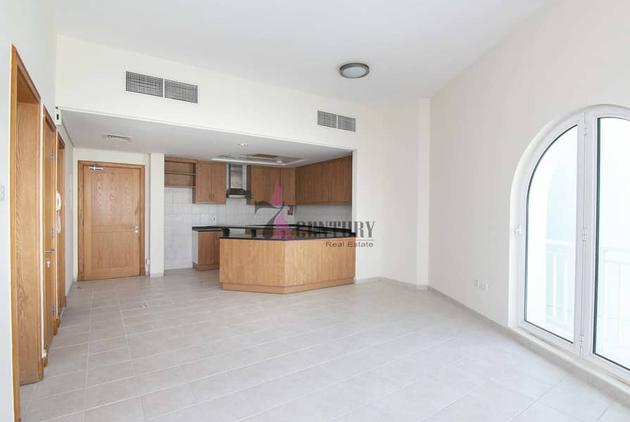 High Floor 1 BR Apartment Near Metro Station