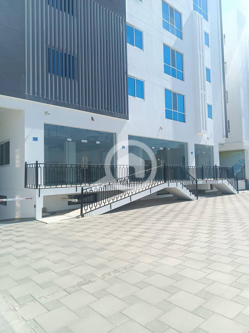 "SRMO660 *For Rent Showroom in Alkhod!* Bayut.om