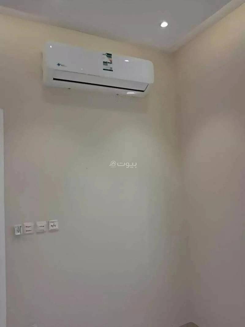 Residential building in Al Malaz, East Riyadh at 450,000 2 Photos