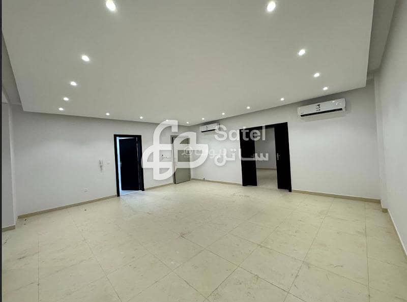 Floor in Al Malaz, East Riyadh at 55,000 10 Photos 87581831