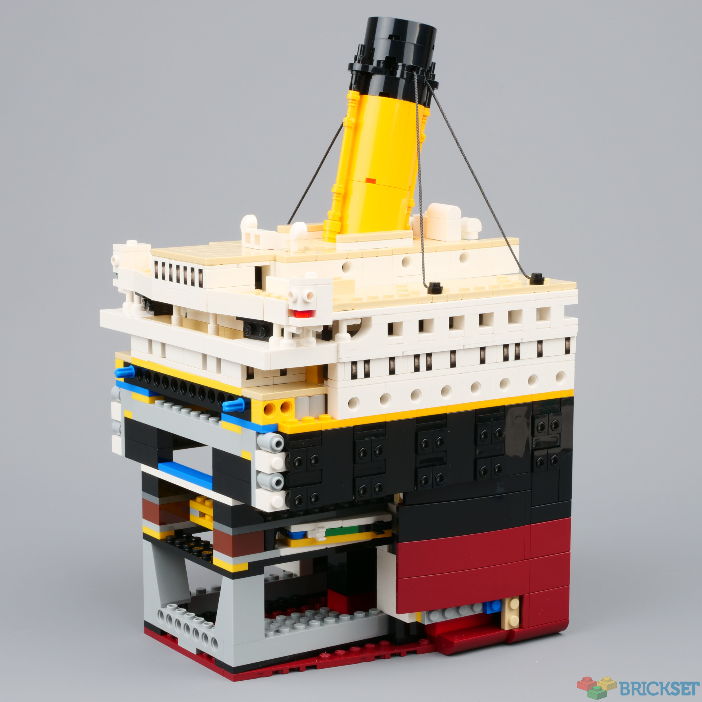 Constructing the Titanic Brickset