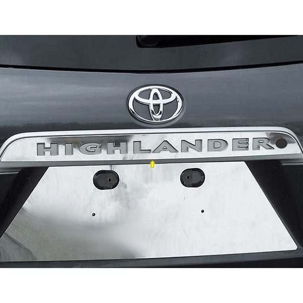 SAA® Toyota Highlander 2008 Polished License Plate Bar Trim