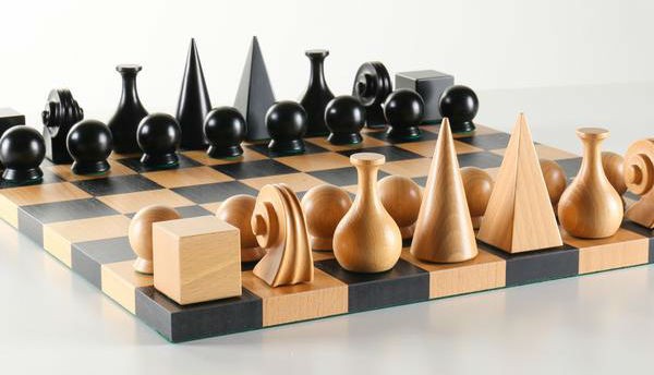 1 Man Ray Chess Set The Coolest & Most Unique Chess Sets of 2020