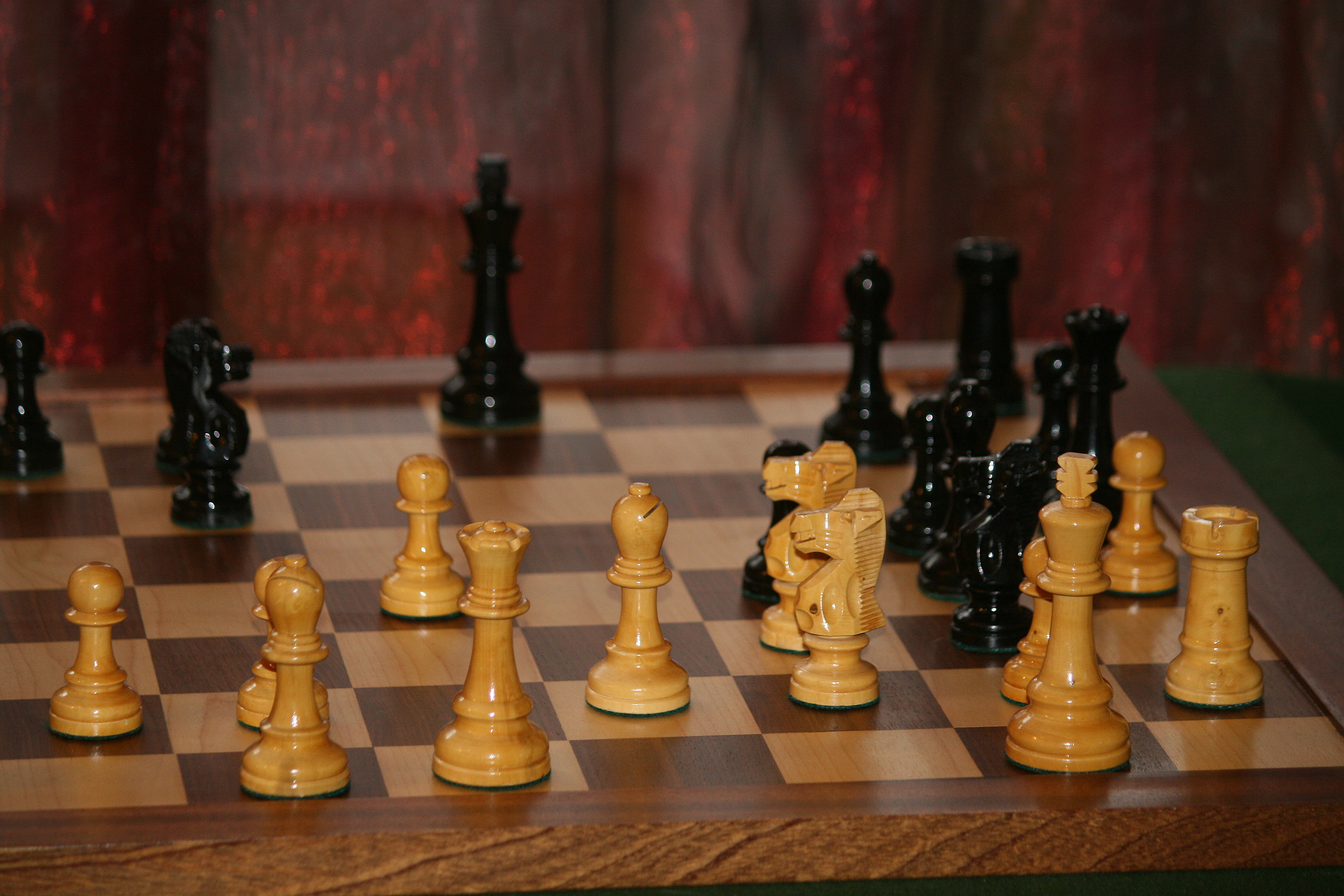 SPANISH CHESS SET 8 Music Without Words