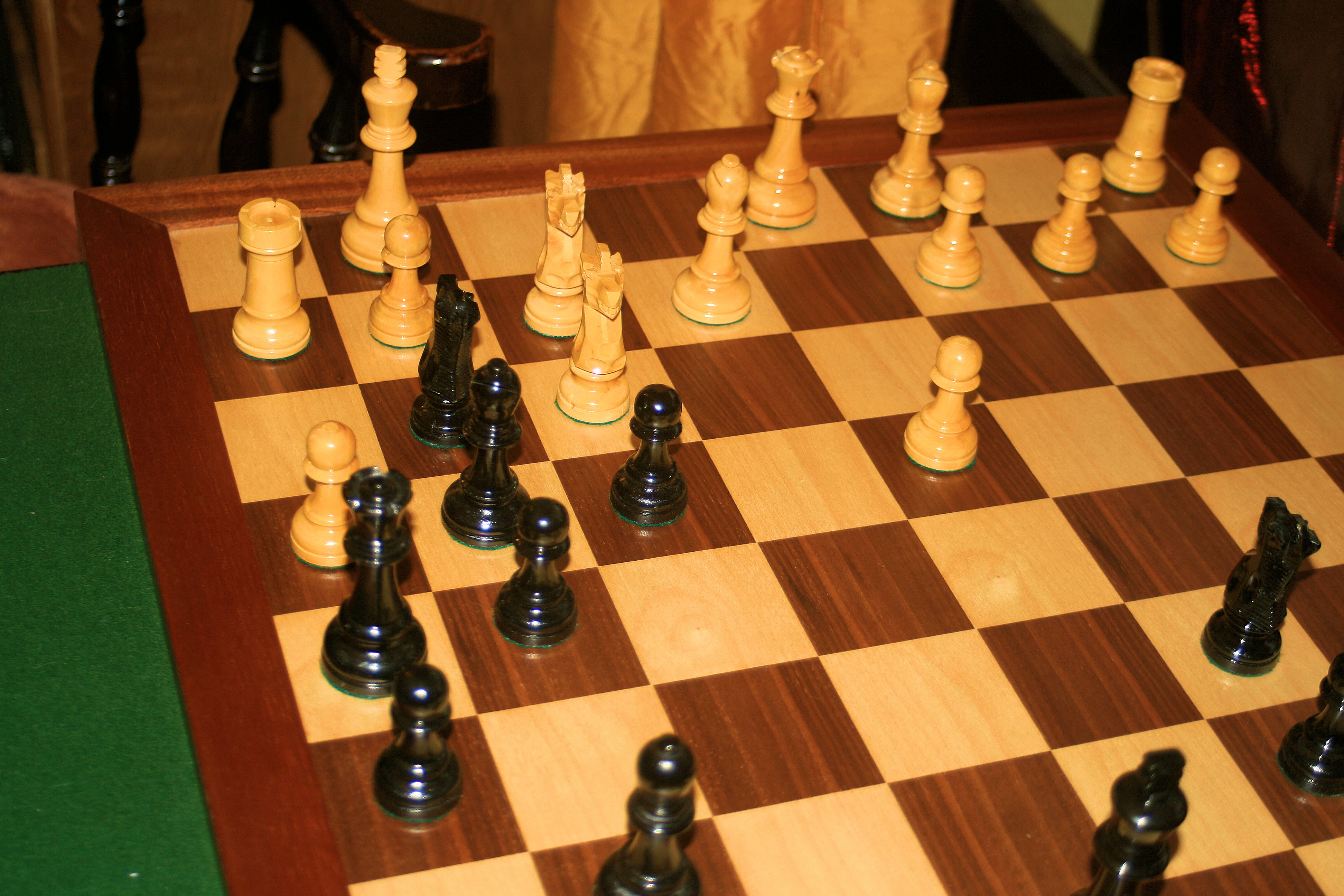 SPANISH CHESS SET 8 Music Without Words