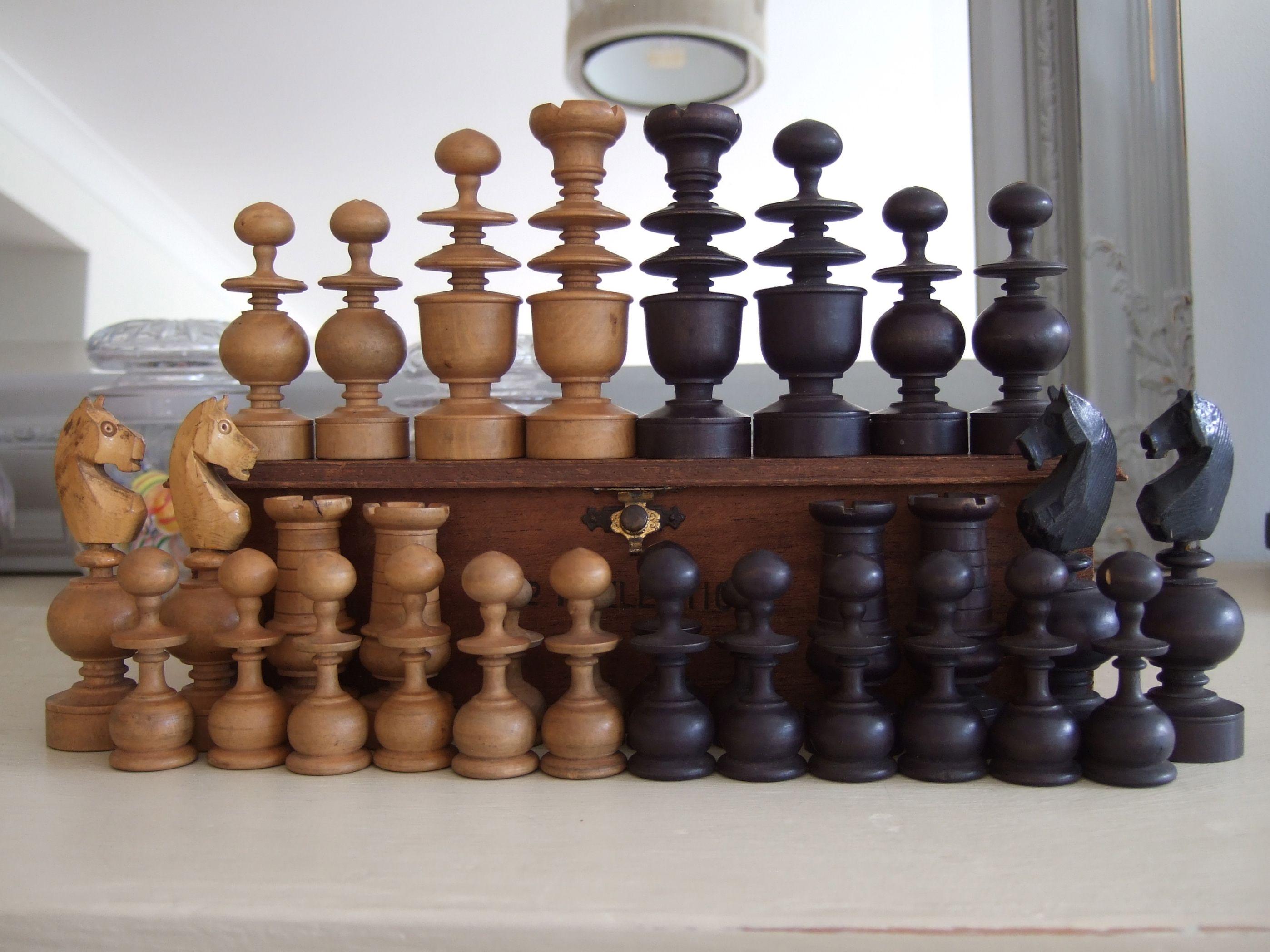 French Regency Chess Set