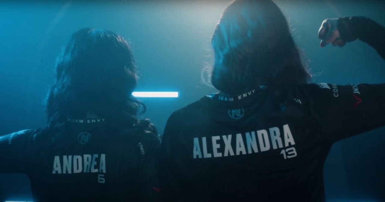 Botez Sisters Sign With Esports Organization Team Envy