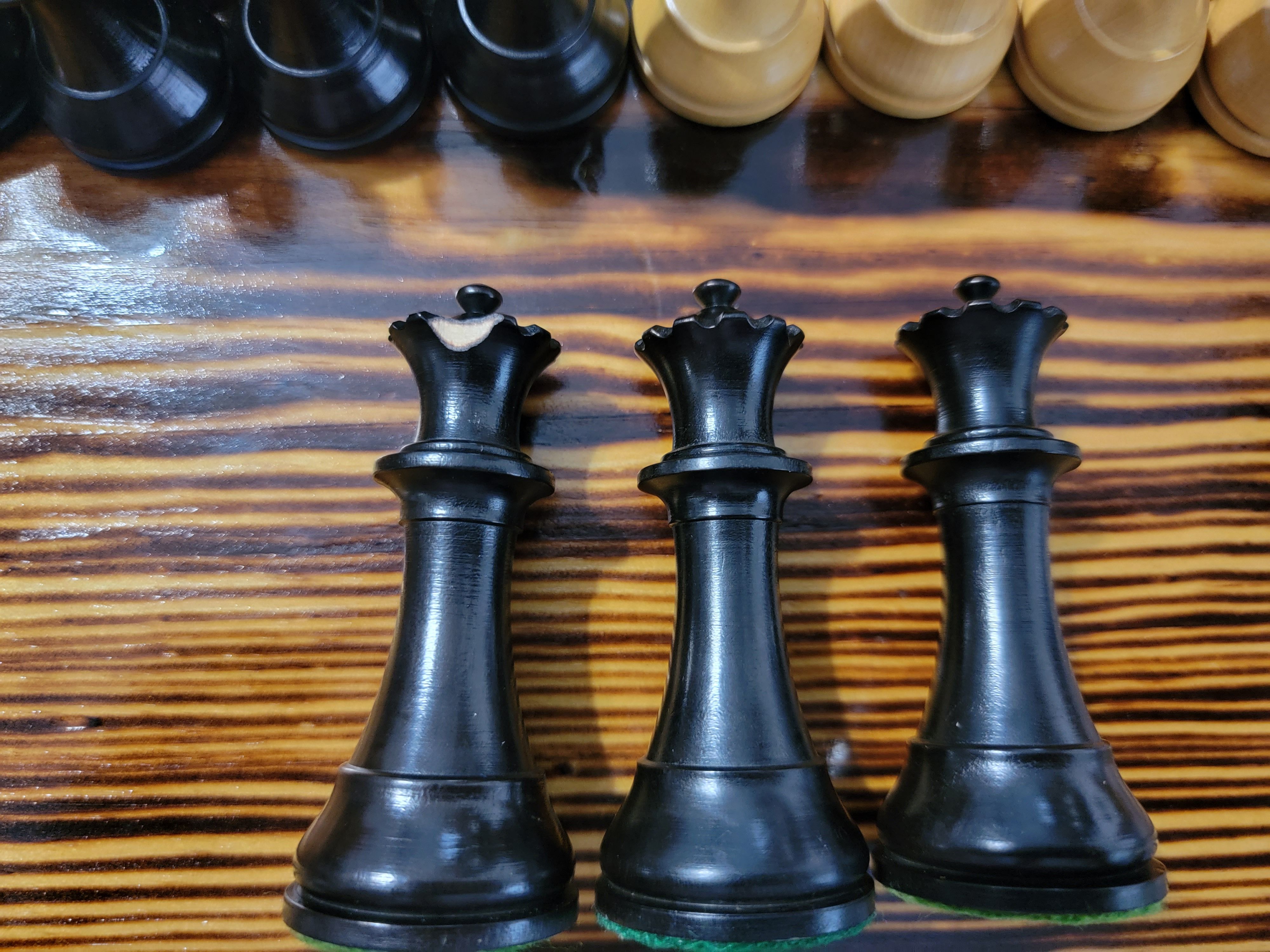 Official FIDE vs FIDE Style. A review and comparison of Chess House's