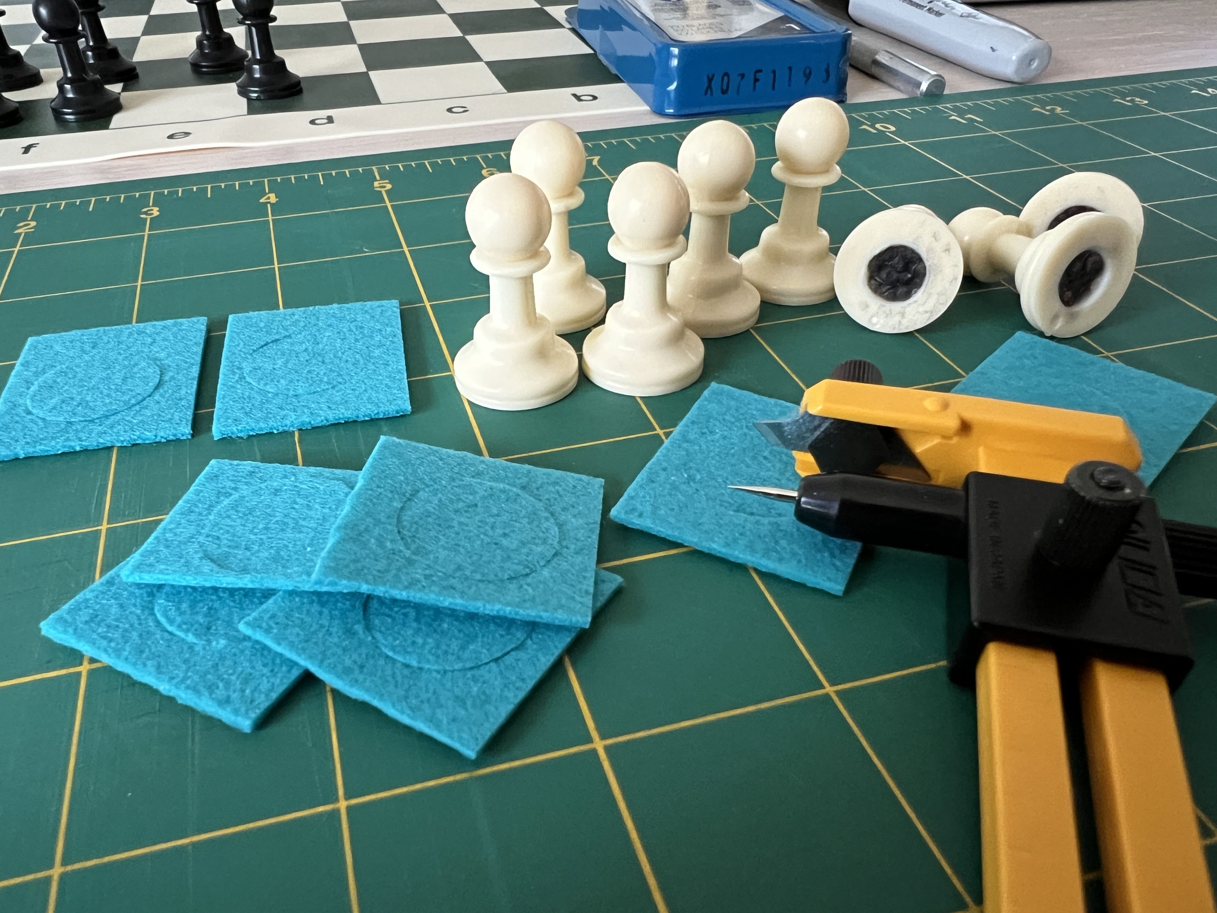 Weighting plastic chess pieces with lead shot DONE Chess Forums