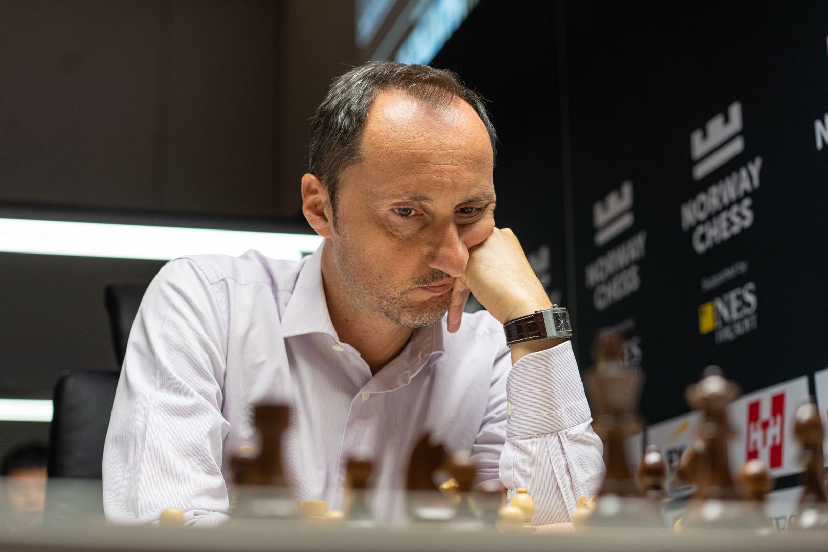 10 Players Move Pieces; In The End, Magnus Always Wins Norway Chess