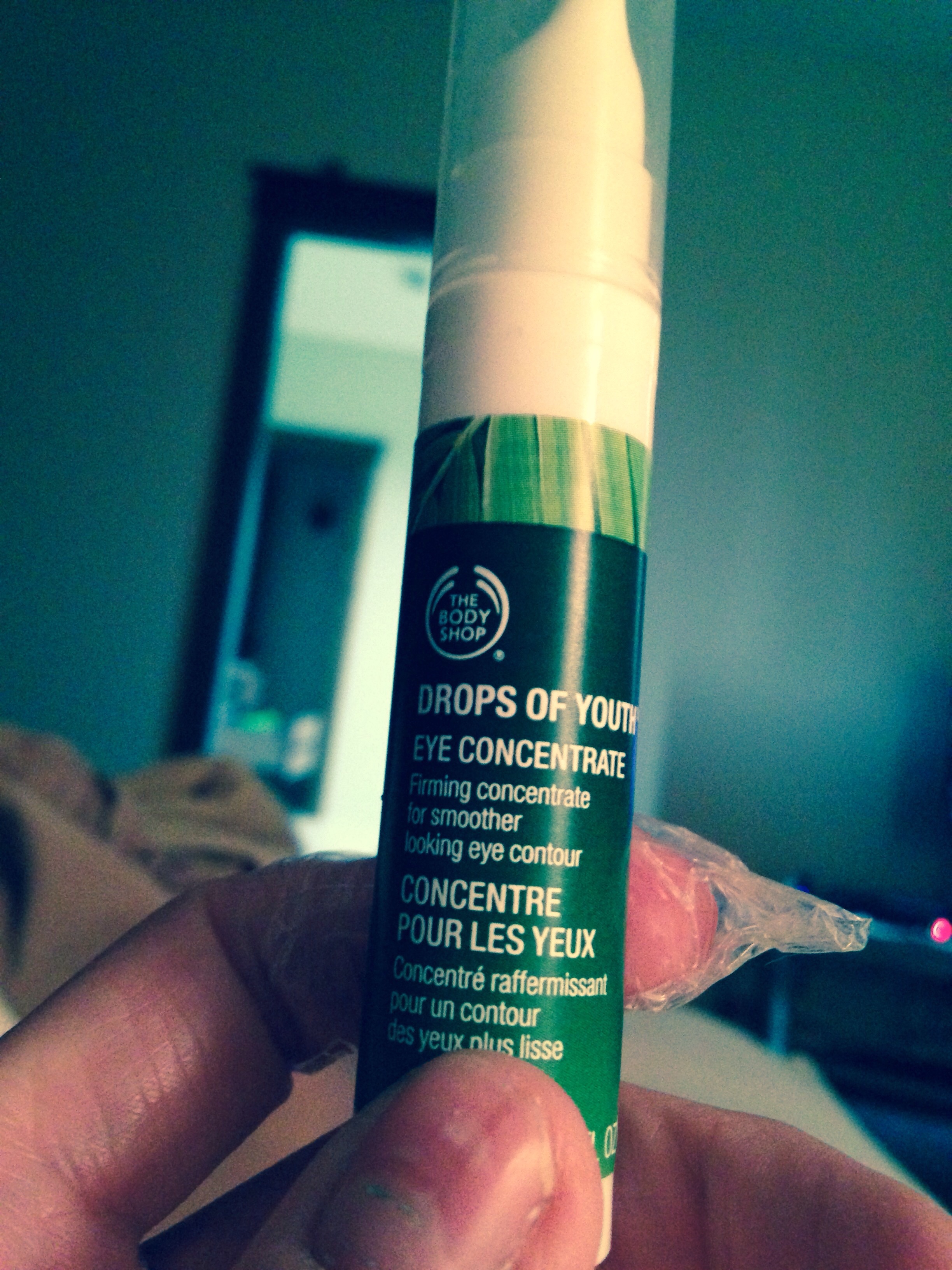 Body Shop Drops of Youth Eye Concentrate reviews in Eye Cream