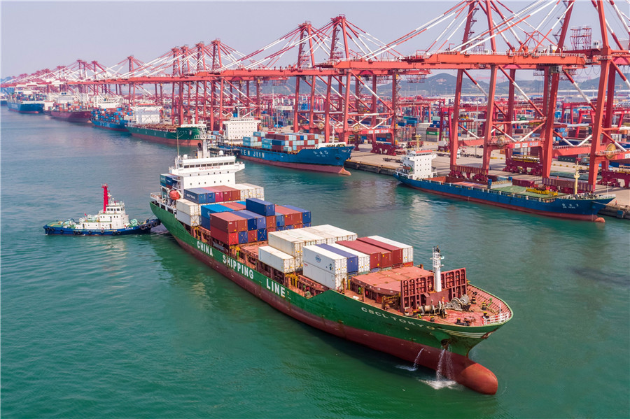 China's export container shipping index climbs in January