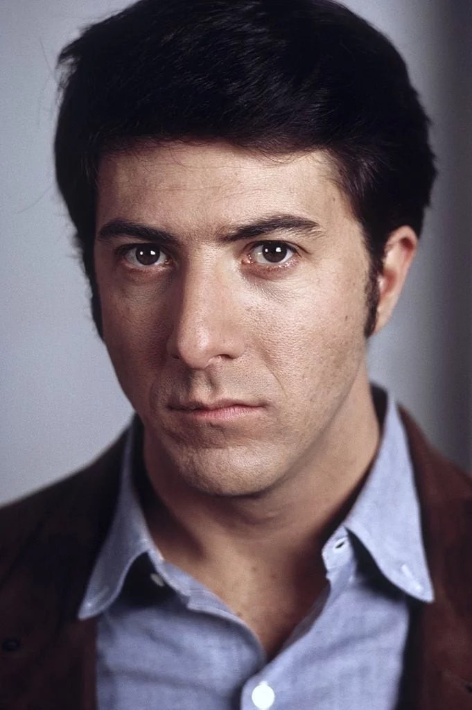 Dustin Hoffman sa biographie, filmographie, et quelques photos