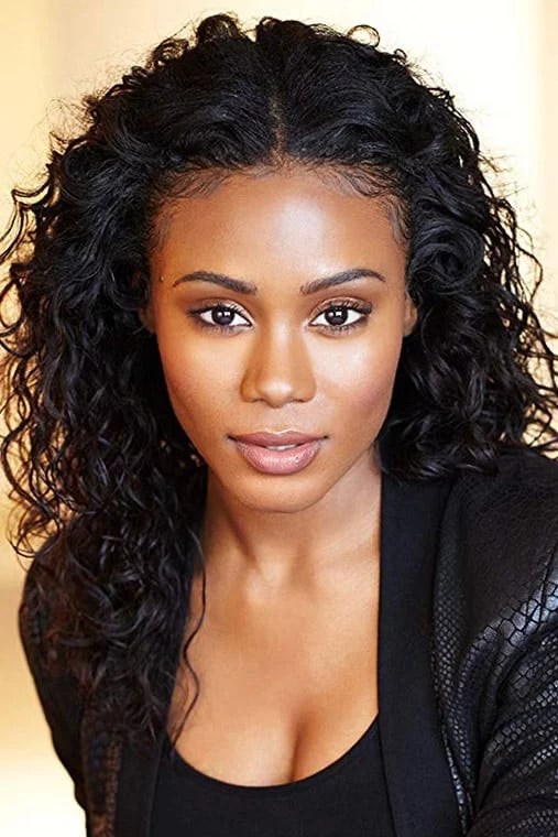 Shannon Thornton sa biographie, filmographie, et quelques photos