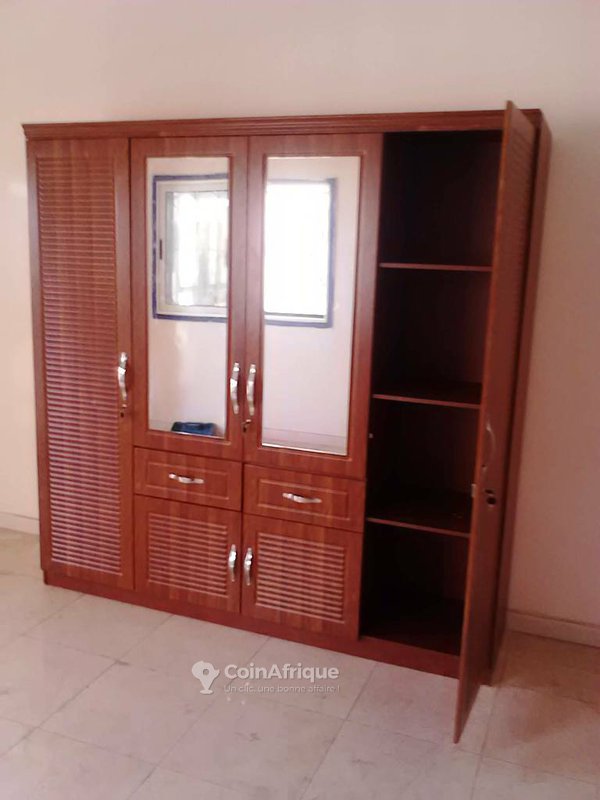 Meubles Armoire 4 battants neufs et occasions au Sénégal
