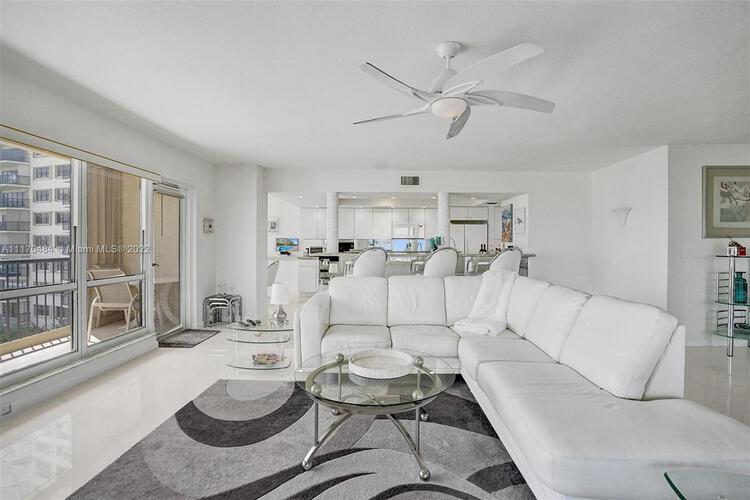 Hampton Beach Club Unit 512 Condo in Pompano Beach CondoBlackBook