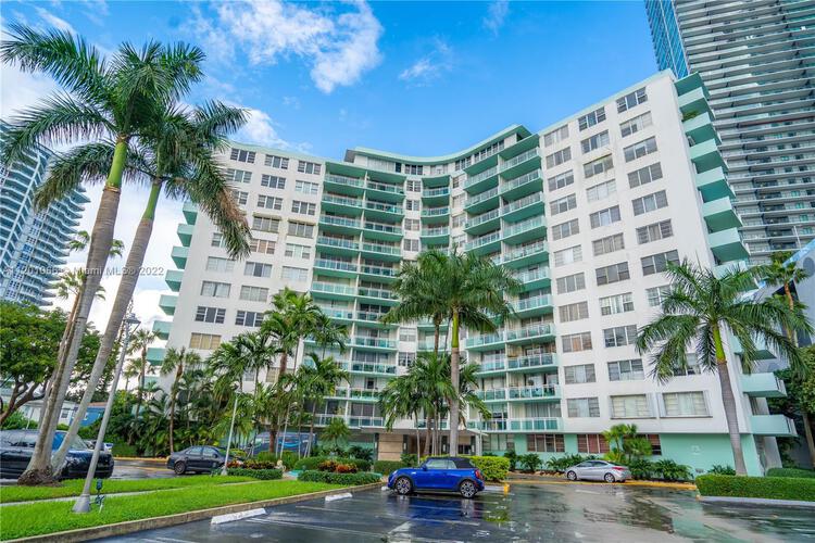 Bay Park Towers Unit 502 Condo for Rent in Edgewater Miami Condos