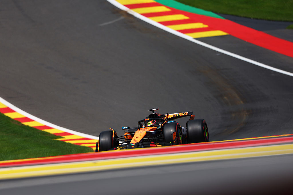 Piastri cauteloso ante la ventaja de Red Bull en línea recta