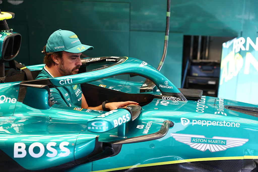 Alonso se ausenta de FP1 por lesión en la espalda; Drugovich entra en su lugar