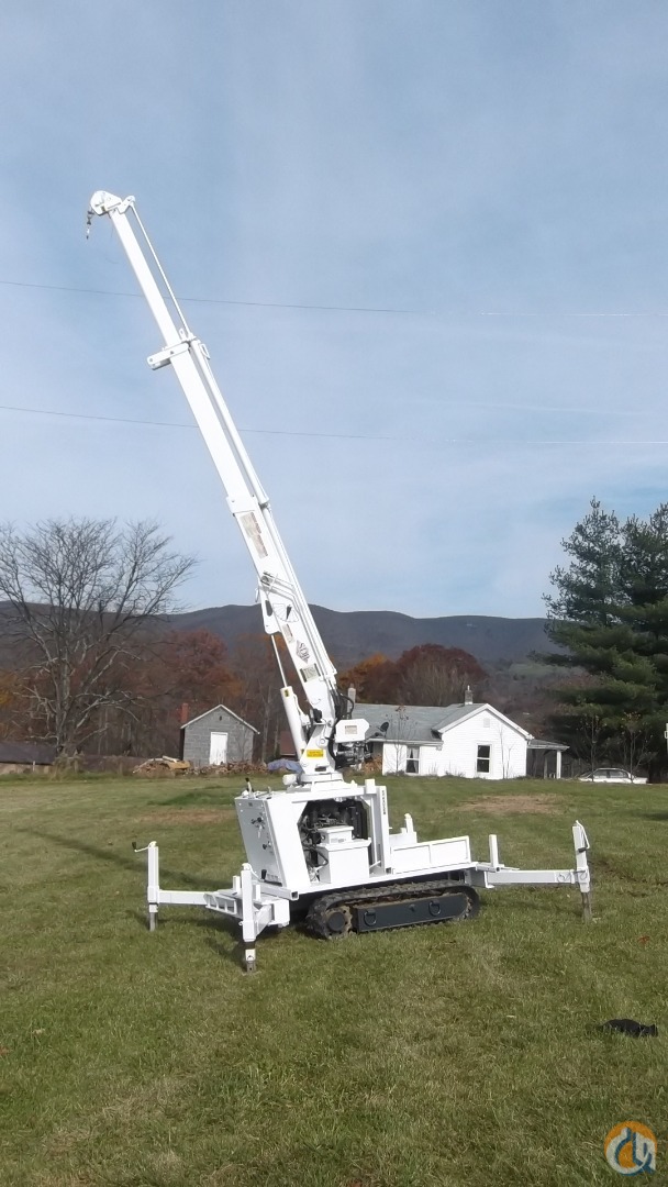 Sold 2004 SDP MFG EZH22H PORTABLE CRANE DIGGER DERRICK AUGER BUCKET