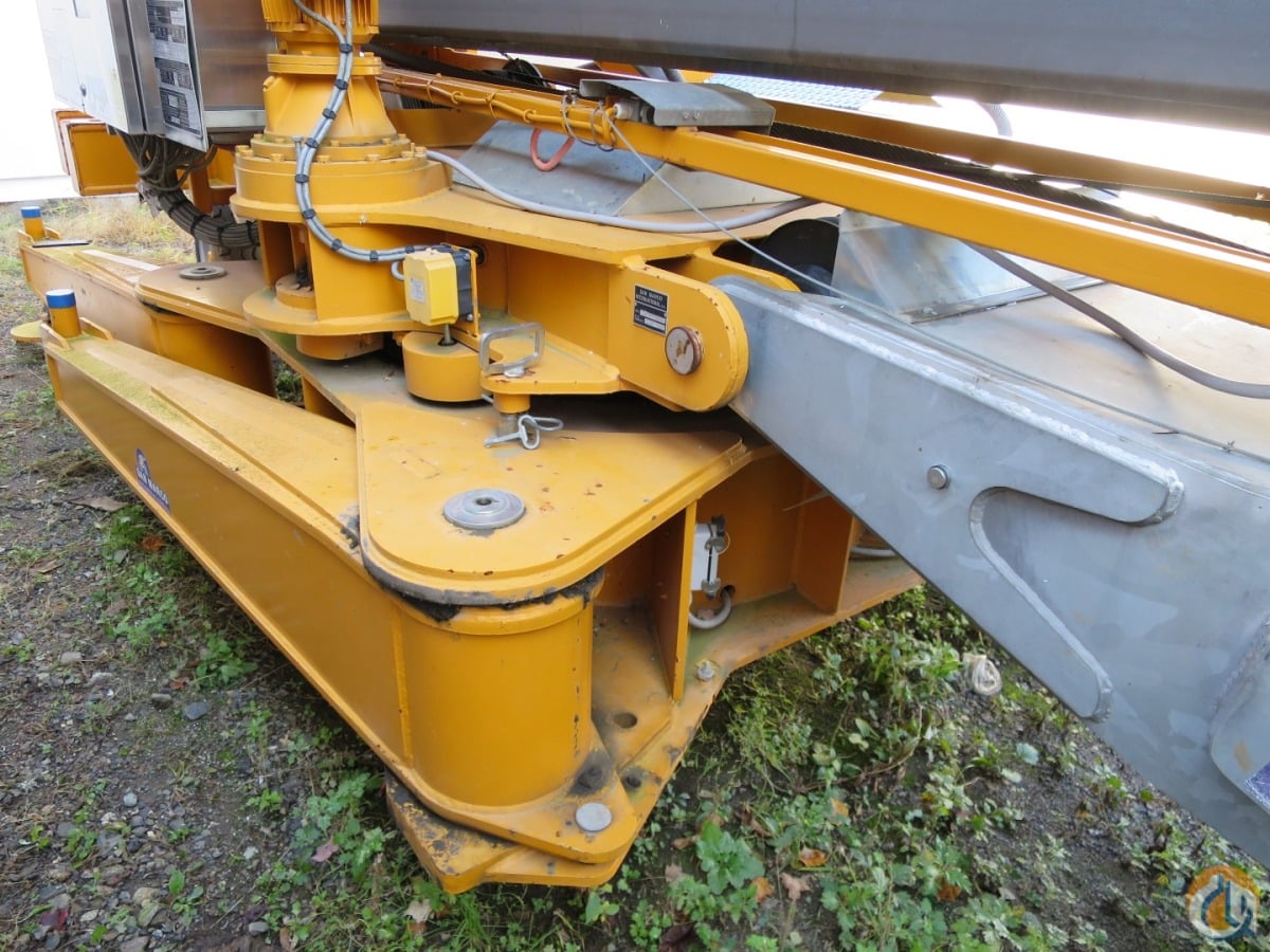 SELF ERECTING TOWER CRANE TRAILER MOUNTED Crane for Sale in New York