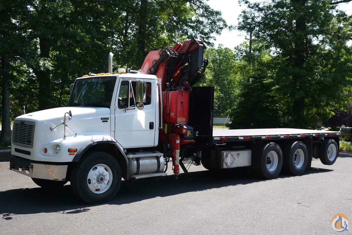 Sold 8489 FREIGHTLINER FASSI KNUCKLEBOOM TRUCK; 10 TON Crane in