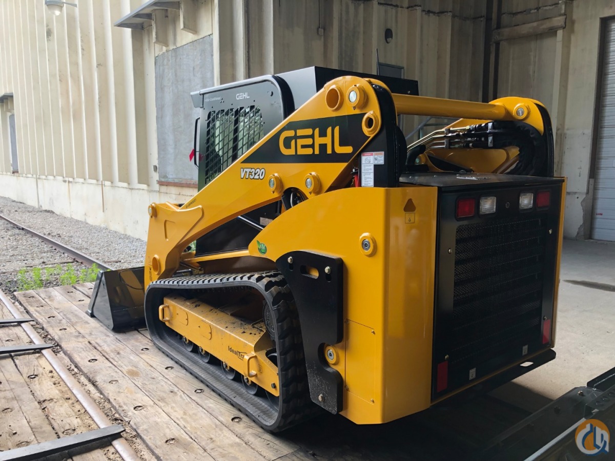 New Gehl VT320 vertical lift track loader Skid Steers GEHL VT320 CraneWorks, Inc. 38919 on
