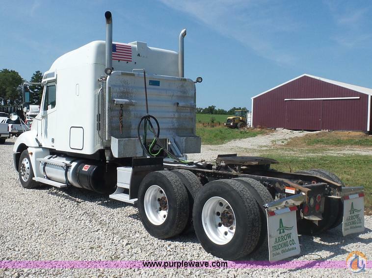 2005 Freightliner Columbia semi truck Semi Truck / Trailers