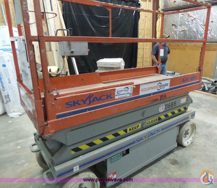 Skyjack 3220 scissor lift Scissor SKYJACK 3220 Purple Wave, Inc. on
