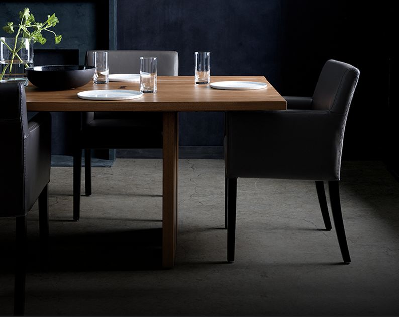 Furniture Store Crate and Barrel