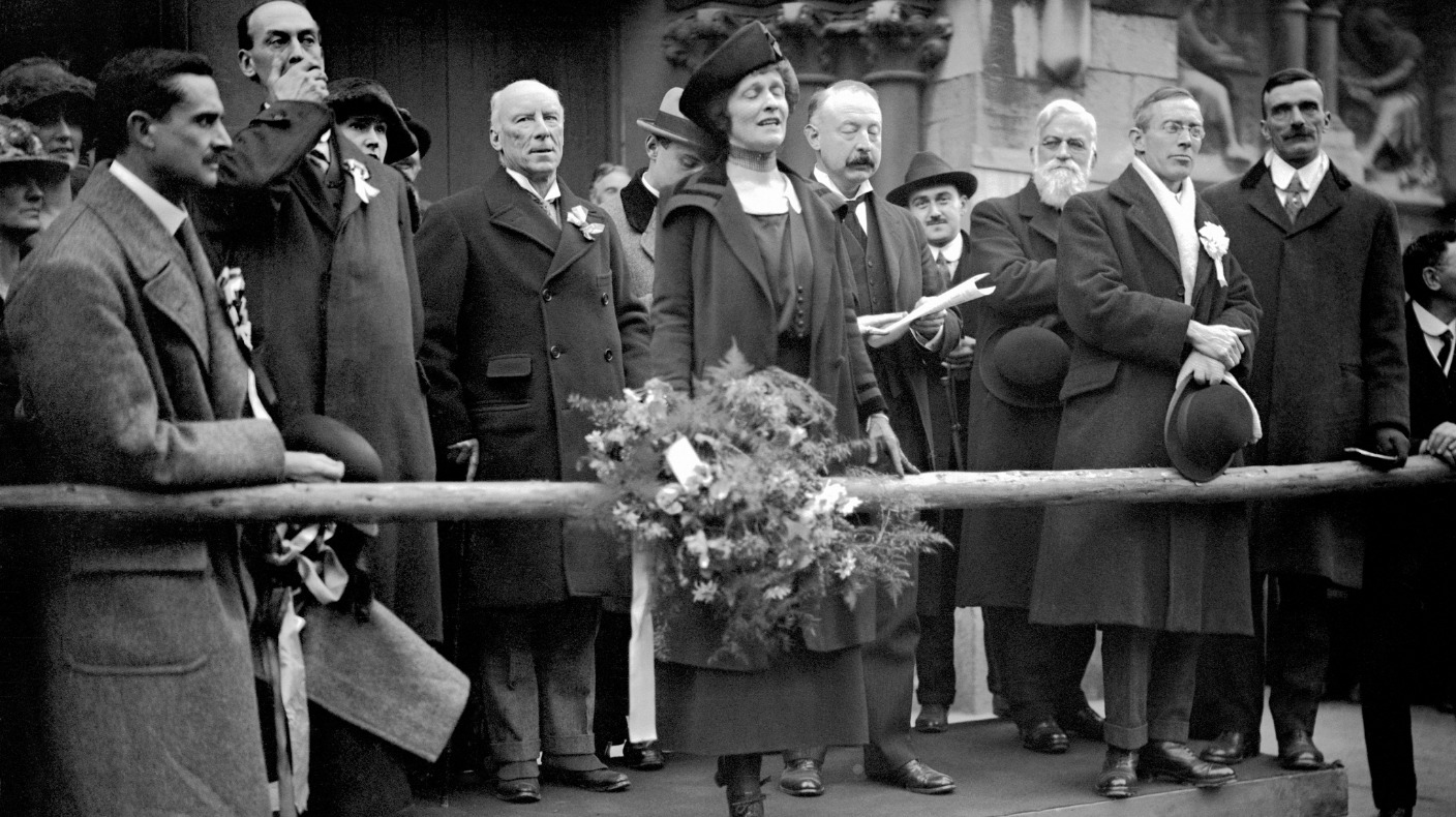 churchill and lady astor Who Is Lady Nancy Astor And Why Has She Been Immortalised As A Statue? | Itv News