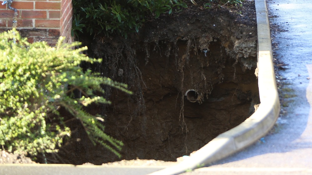 What causes sinkholes to appear in our streets? ITV News London