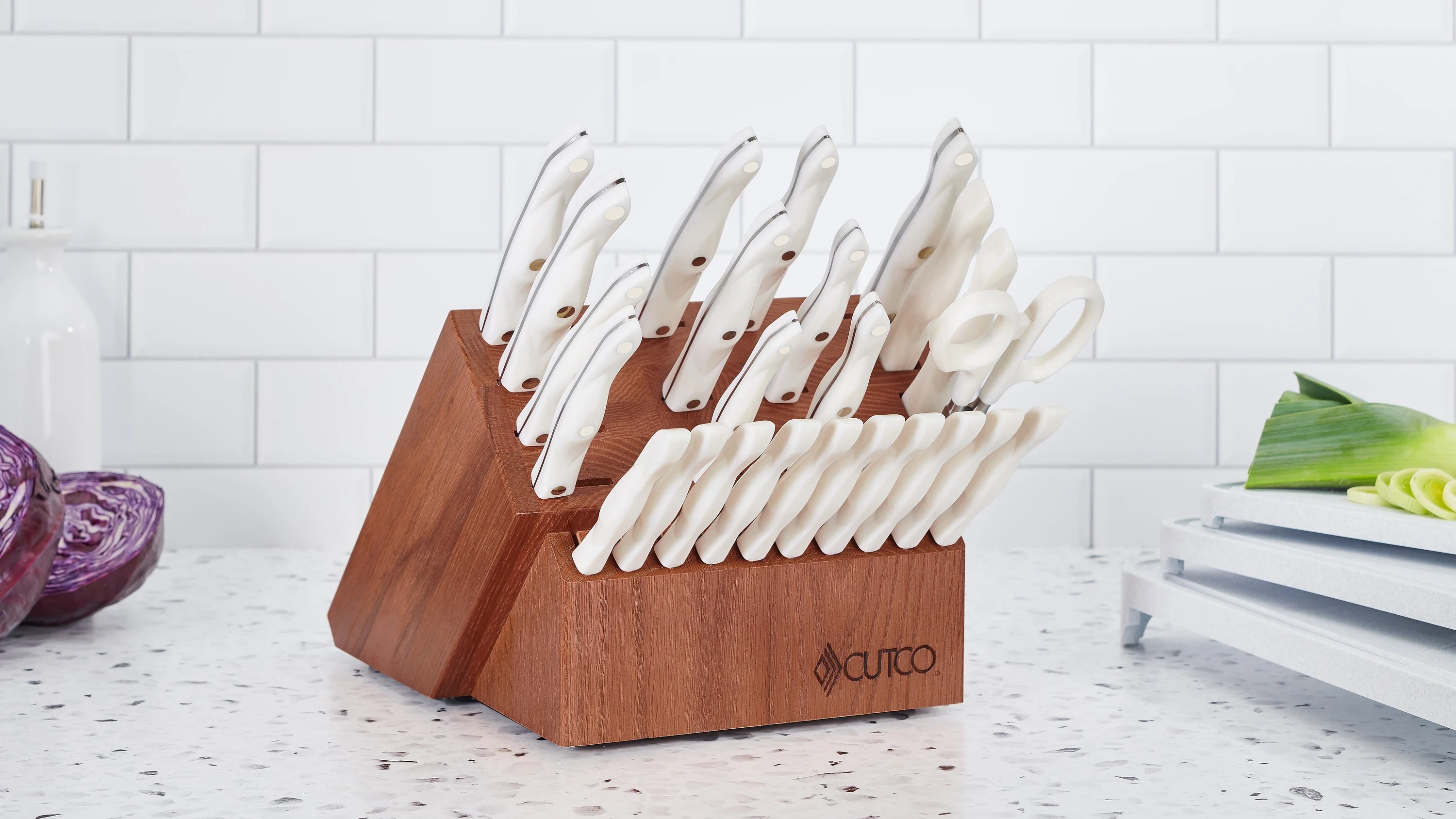 CUTCO Signature Set 24 Slot Honey Oak Wood Finish Knife Block Made in