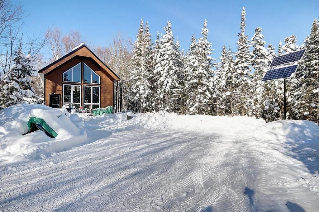 9 beautiful cottages for sale north of Montreal that are under 350k