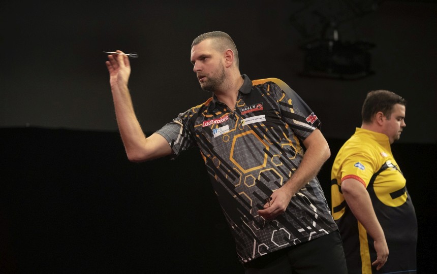 Dart Profis Martijn Kleermaker "The Dutch Giant" dartn.de Dart News, Dart Forum