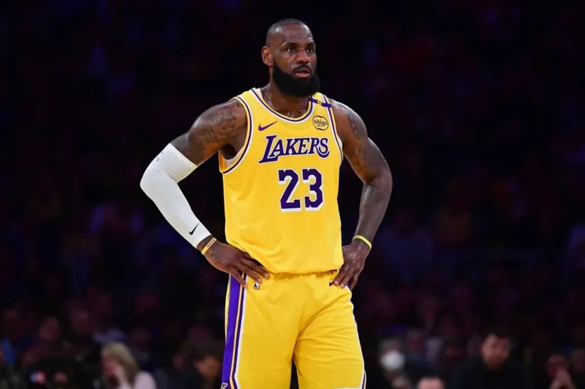 NBA Insider Reveals Four Teams That Tried Trading for LeBron James | Deadspin.com