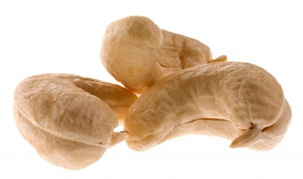 Are Raw Cashews Really Poisonous? Consequences of Eating Them