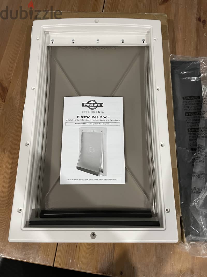 Plastic pet door حيوانات أليفة أخرى 105031413