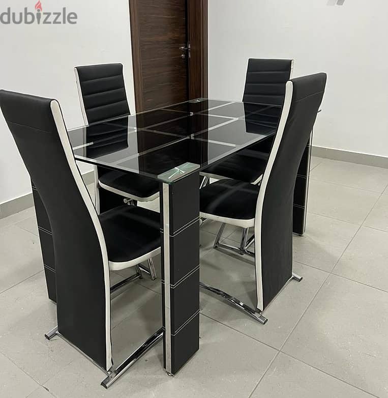 Four seater dining table for Sale Furniture 105080003