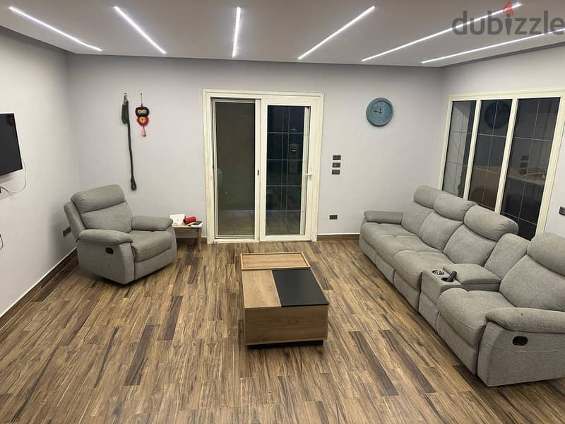 TownHouse for rent in Mountain View ChillOut Park in October city Very