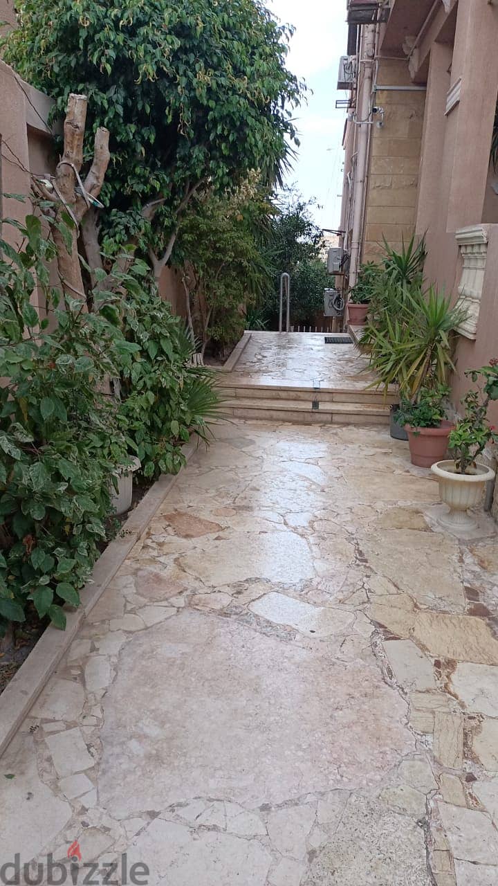 Apartment with private garden, Prime View for rent at the lowest