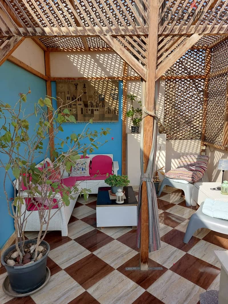 Directly from the owner / Furnished roof apartment for rent, 200 meter