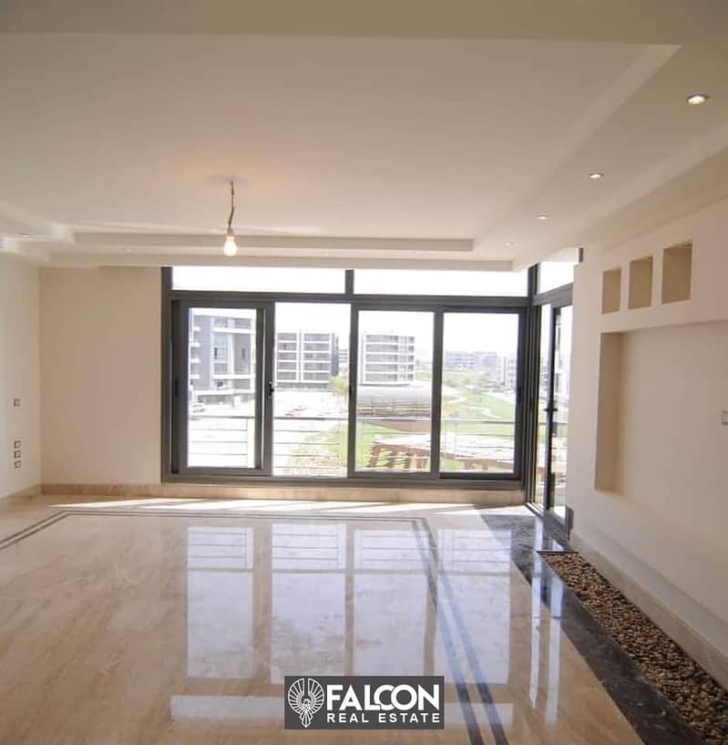 own a duplex apartment of 208 meters + 140 meters garden in Taj City