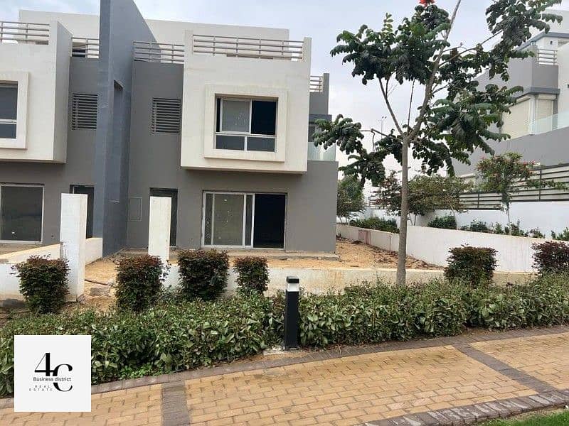 Town house 208m for sale in Hyde Park with down payment and