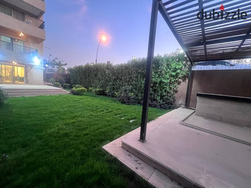 High End Duplex with 8 AC and kitchen for rent with huge garden