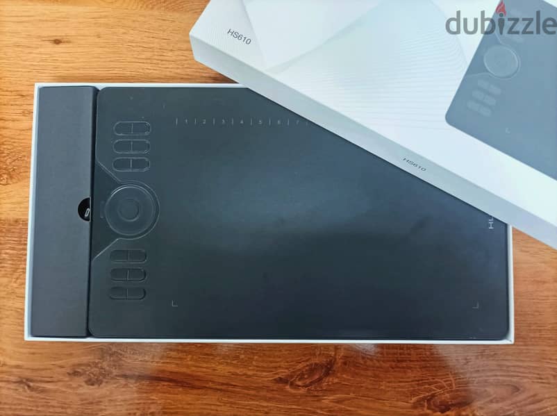 Huion HS610 graphic tablet ( perfect condition , same as new