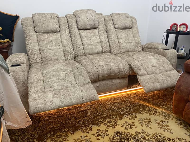 Sofa in brand new condition Living Room 198069351